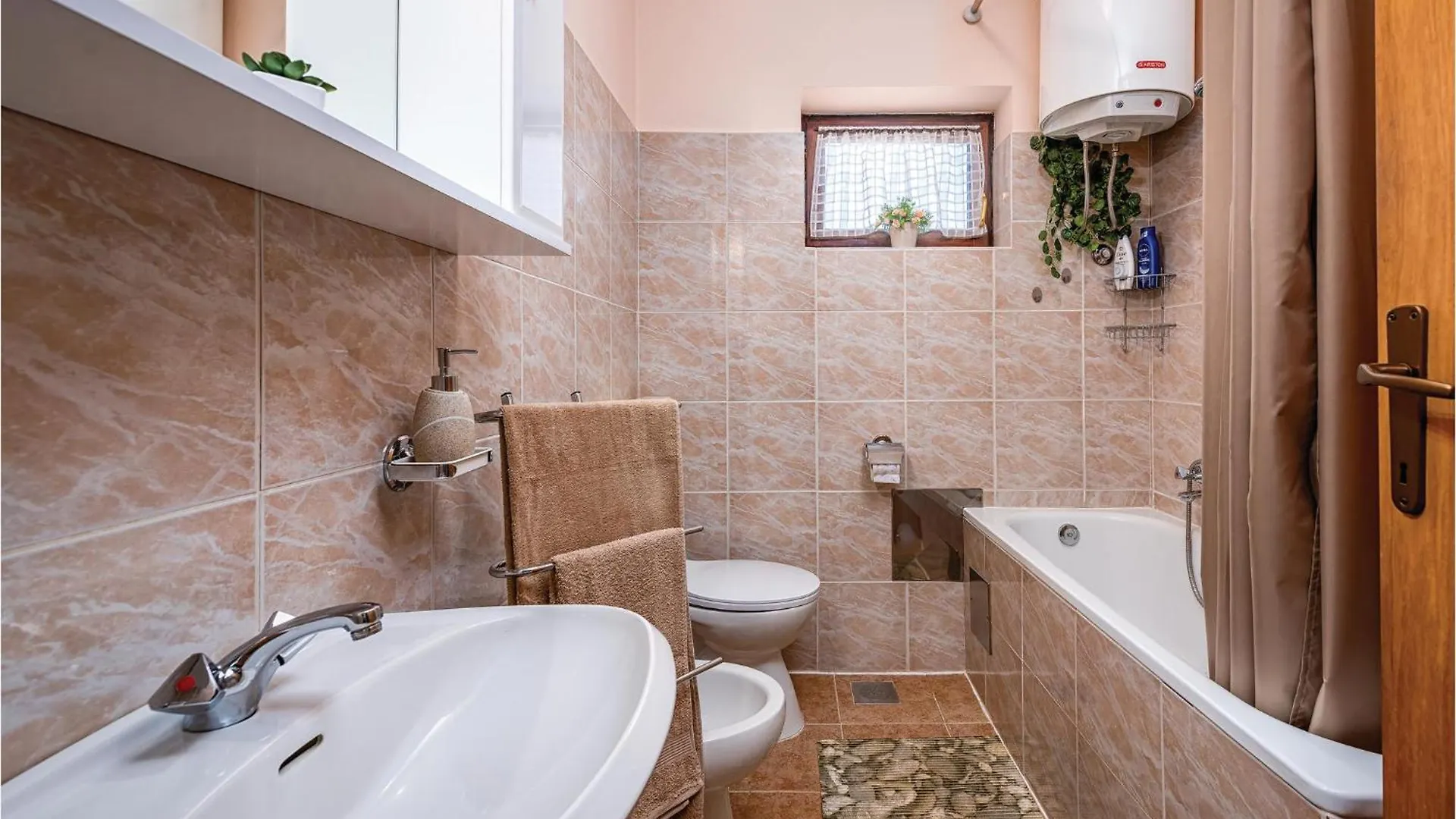 Nice Home In Skitaca With Wifi Sajini 0*,